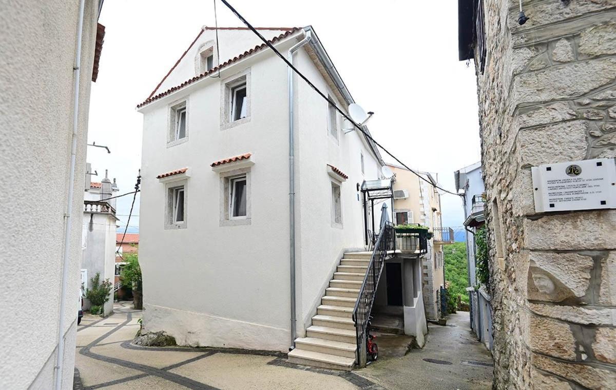Apartment D & Studio L Dobrinj Exterior photo